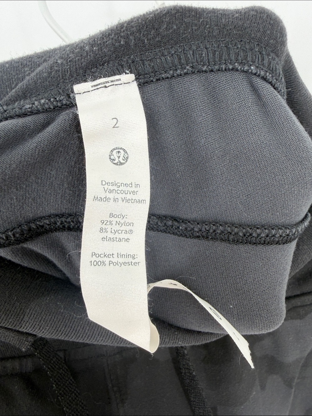 Lululemon Size 2 Black Camo Align Jogger‎ Pants - Athletic Drawstring Waist - Picture 5 of 6